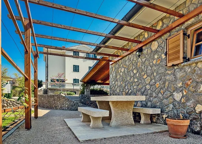 Stone House Luka * Vantacici