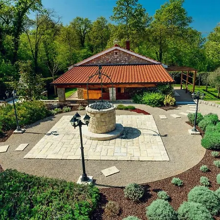 Stone House Luka Vantacici