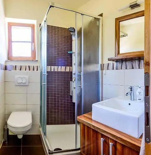 Stone House Luka فانتاسيسي