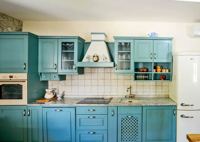 Stone House Luka بيت للعطل