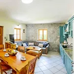 Stone House Luka Ferienhaus *
